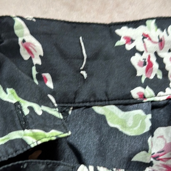 Vintage Hattie Carnegie 100% Silk Pleated Shorts Small Flowy Boho High Waist - Picture 14 of 14